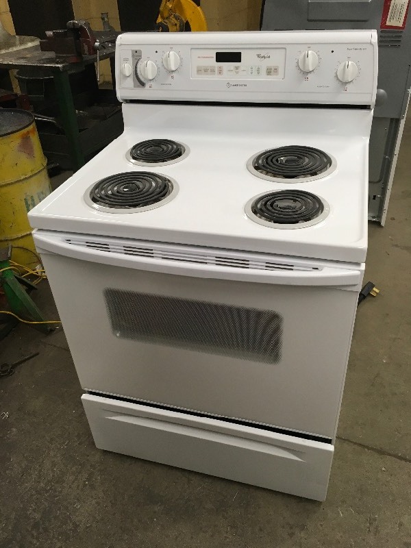 lot 7 image: WHIRLPOOL ELECTRIC STOVE WOVEN