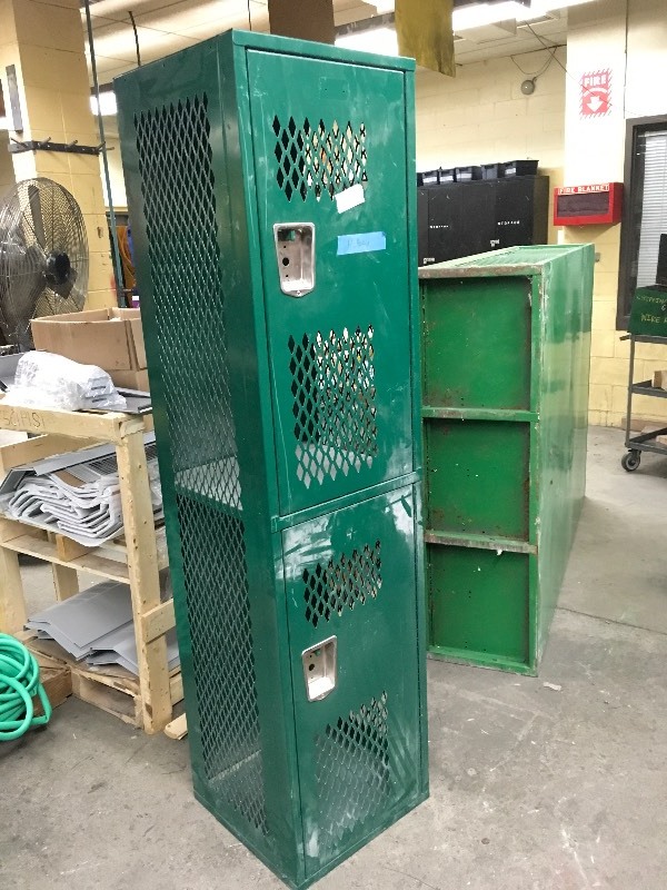 lot 12 image: SINGLE UNIT LOCKER