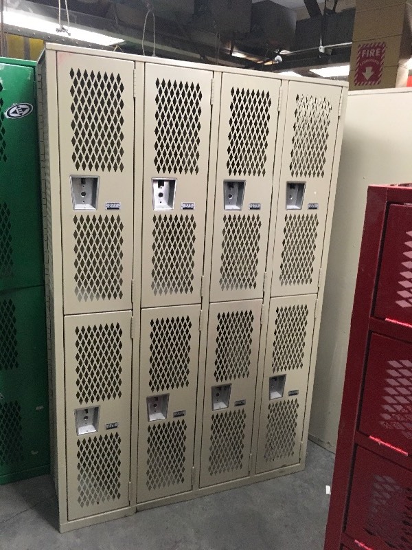 lot 18 image: CREME COLORED LOCKERS