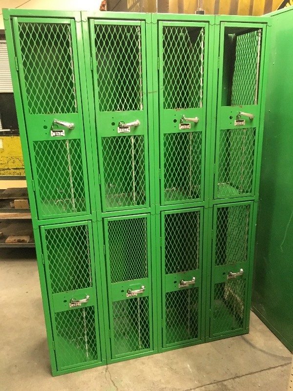 lot 15 image: GREEN LOCKERS