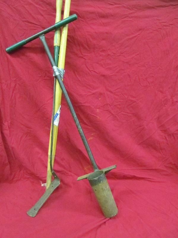 lot 2 image: garden tools