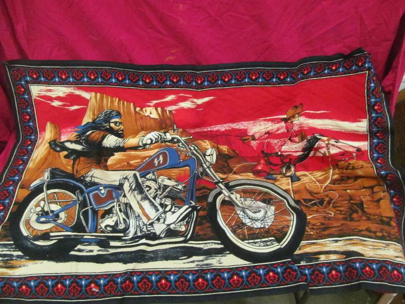 lot 3 image: vintage tapestry