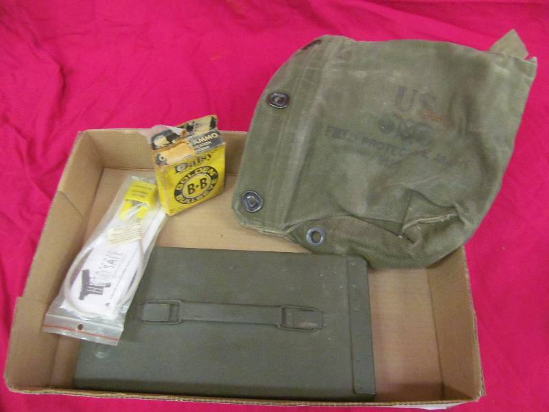 lot 15 image: military items