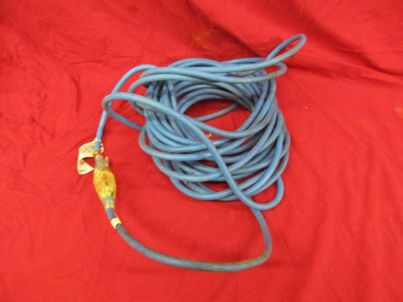 lot 26 image: Extension cords
