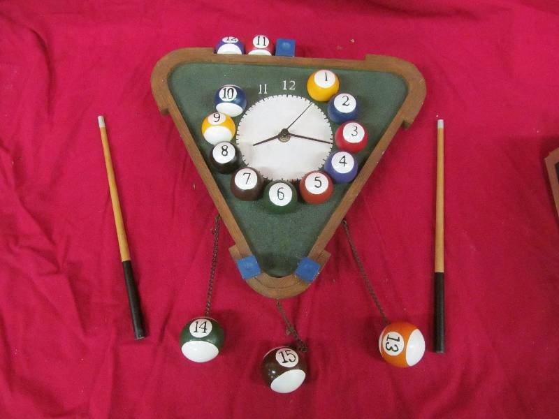 lot 47 image: clock