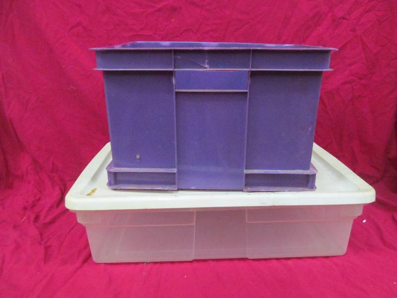 lot 50 image: tote, crate