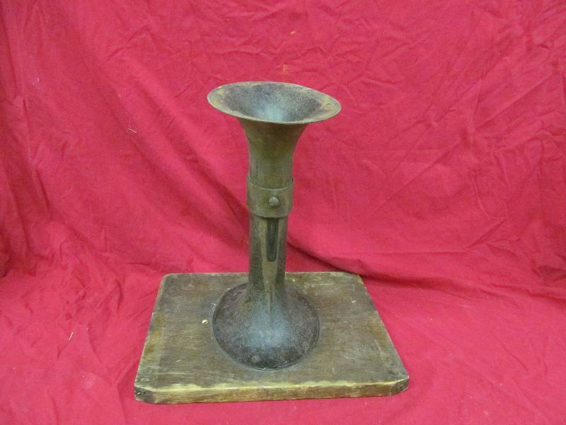 lot 60 image: stool base