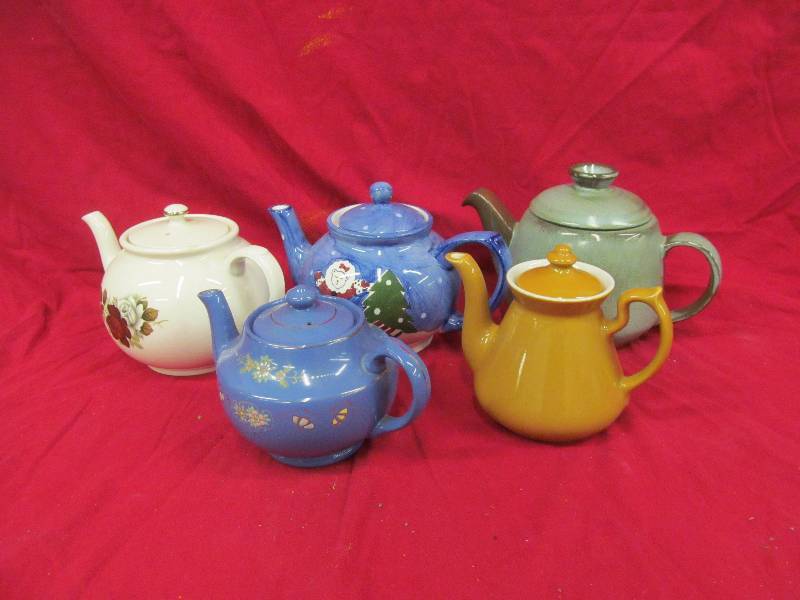 lot 68 image: ceramic teapots
