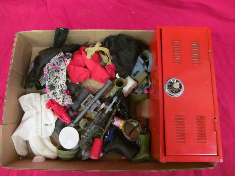 lot 71 image: G I Joe accessories