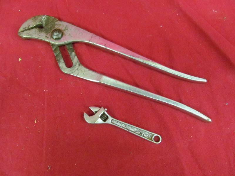 lot 93 image: vintage Diamond adjustable wrenches