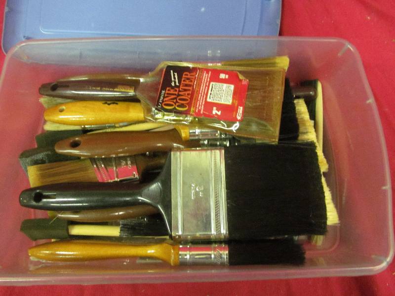 lot 101 image: paint brushes