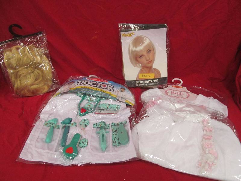 lot 102 image: kids dress up costumes