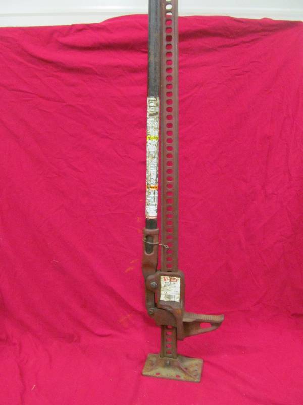 lot 113 image: HI Lift Jack