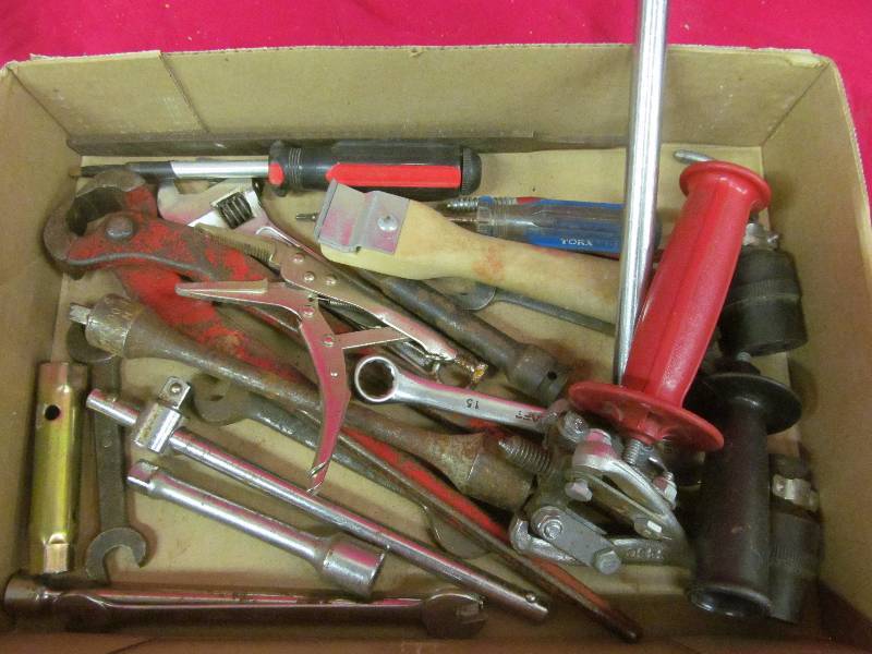 lot 117 image: hand tools