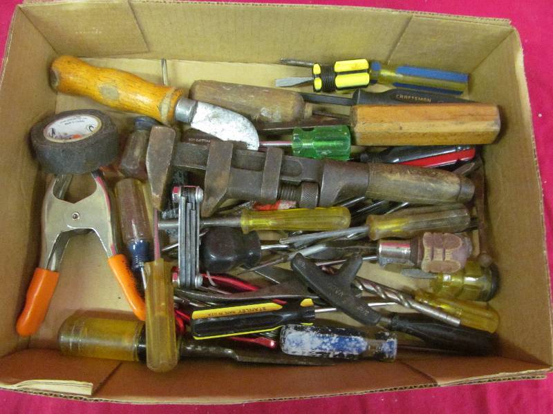 lot 122 image: hand tools