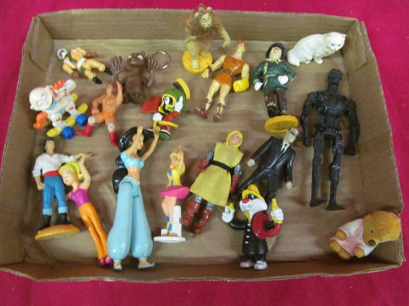 lot 134 image: action figures
