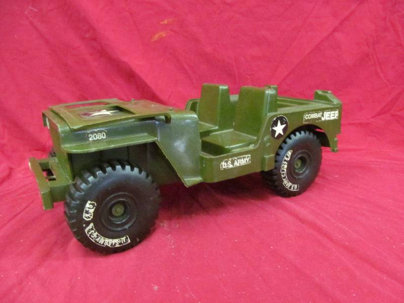 lot 142 image: G I Joe vintage jeep