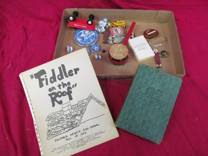 lot 143 image: collectibles