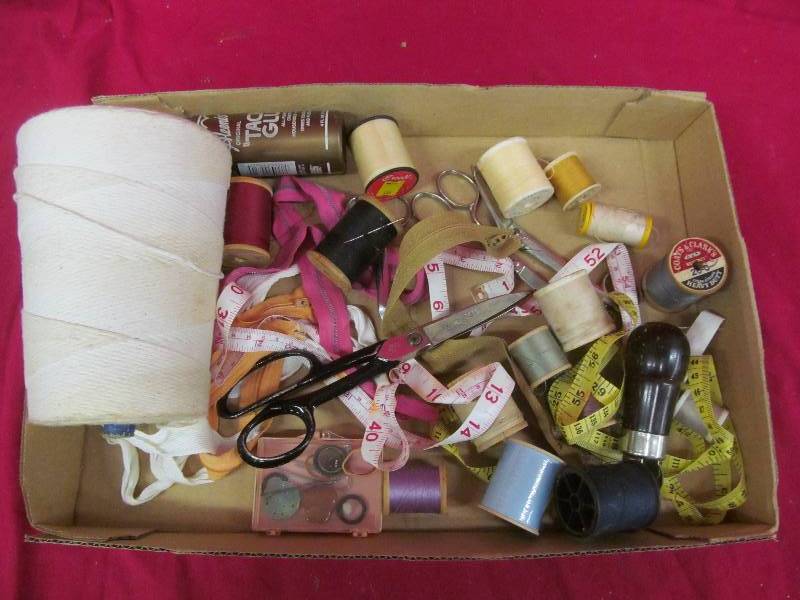 lot 145 image: sewing items