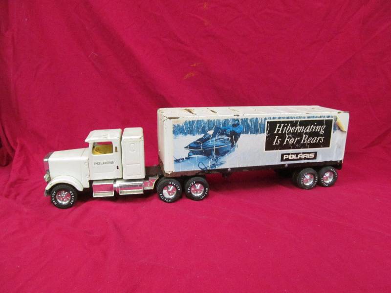 lot 149 image: Nylint Polaris semi and trailer