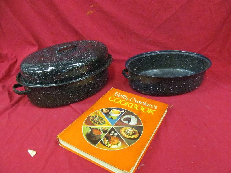 lot 169 image: Betty Crocker cook book, roasters