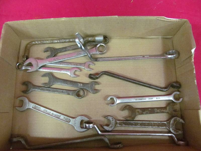 lot 175 image: hand tools