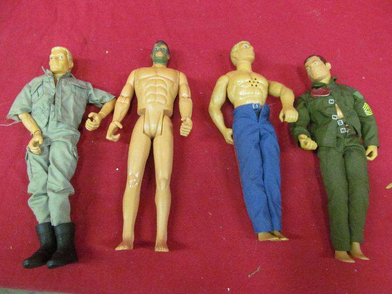 lot 216 image: G I Joe dolls