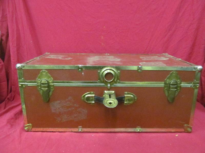 lot 220 image: footlocker