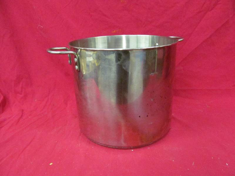 lot 238 image: stock pot