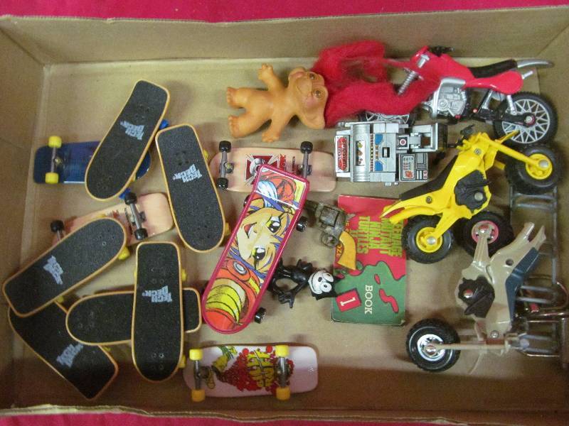 lot 242 image: toys