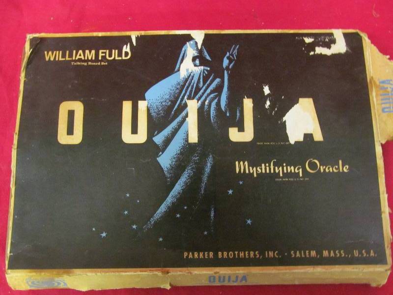 lot 258 image: Ouija board game