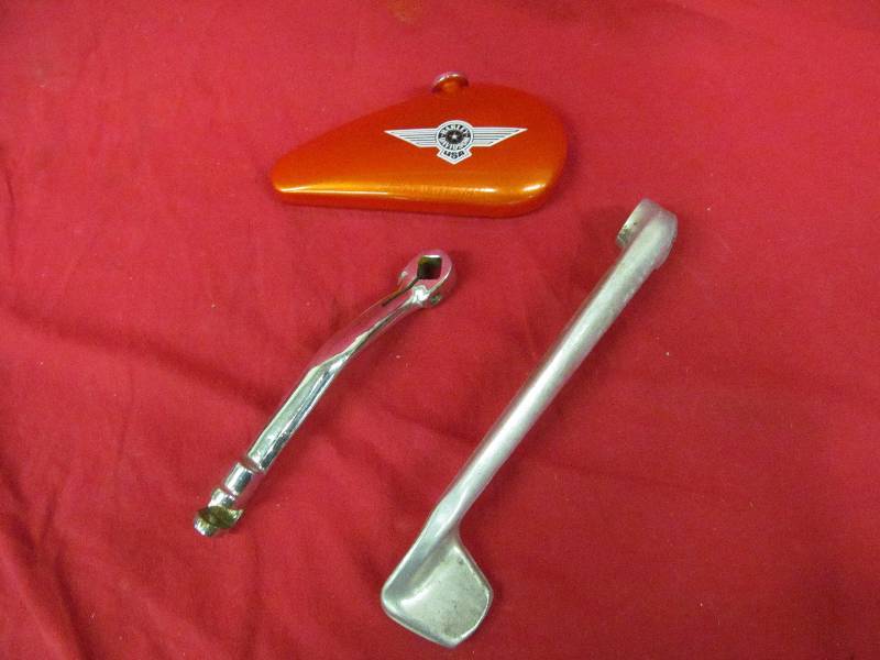 lot 287 image: shift lever, brake lever, replica Harley Davidson gas can