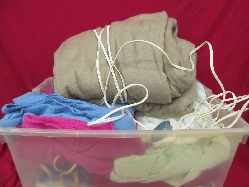 lot 307 image: blankets