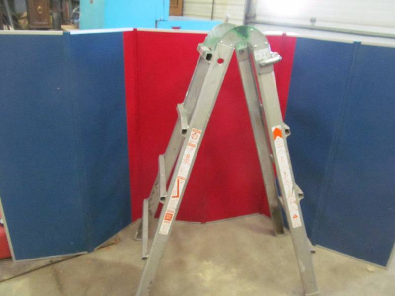 lot 318 image: Little Giant step ladder