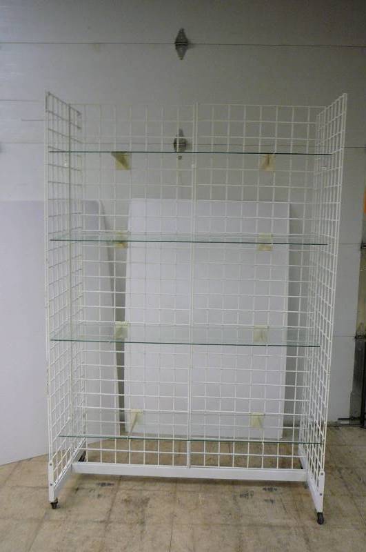 Grit Racking w Glass Shelves 75 Tall