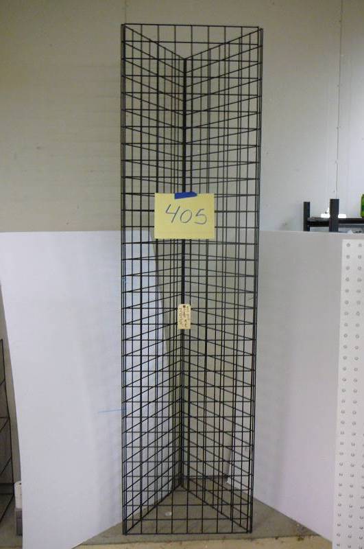 Blk Wire Grit Triangle Rack