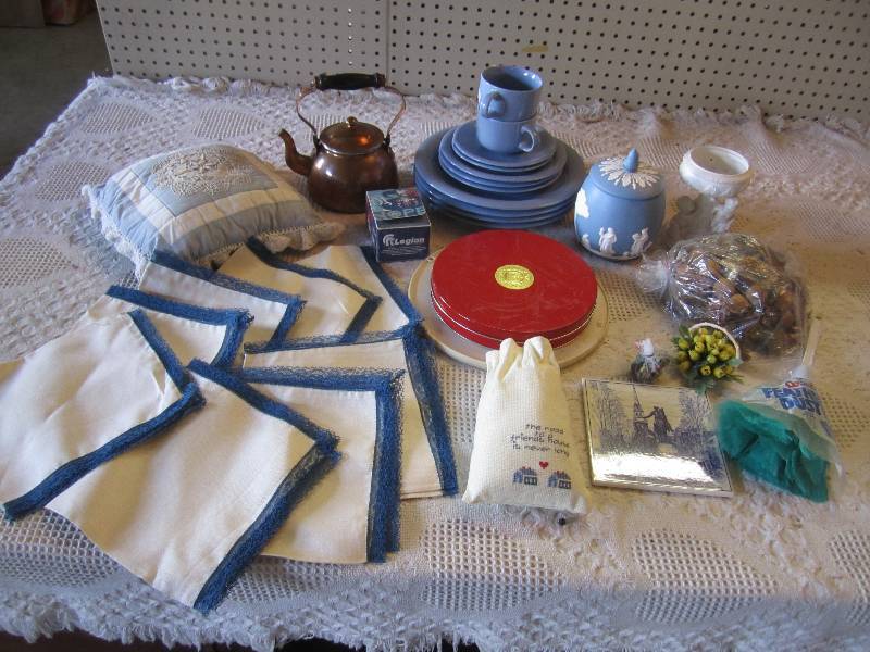 Lot of Misc Decor Etc See Photos...