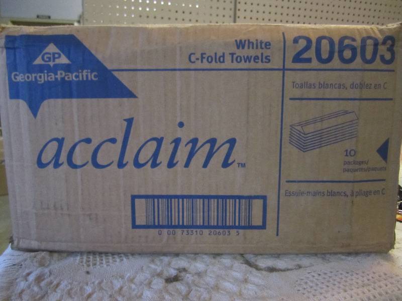 Case of 2400 White C-Fold Towels 10...