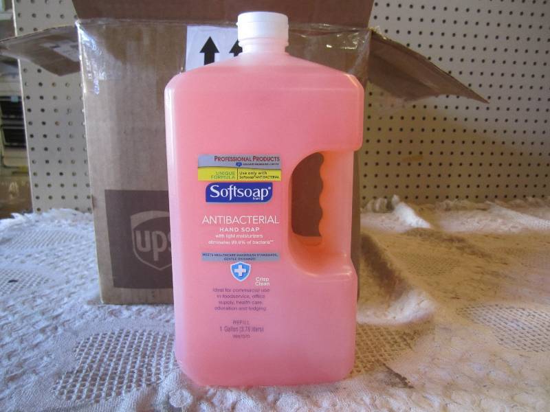 Lot of 3 - 1 Gallon Softsoap Hand S...
