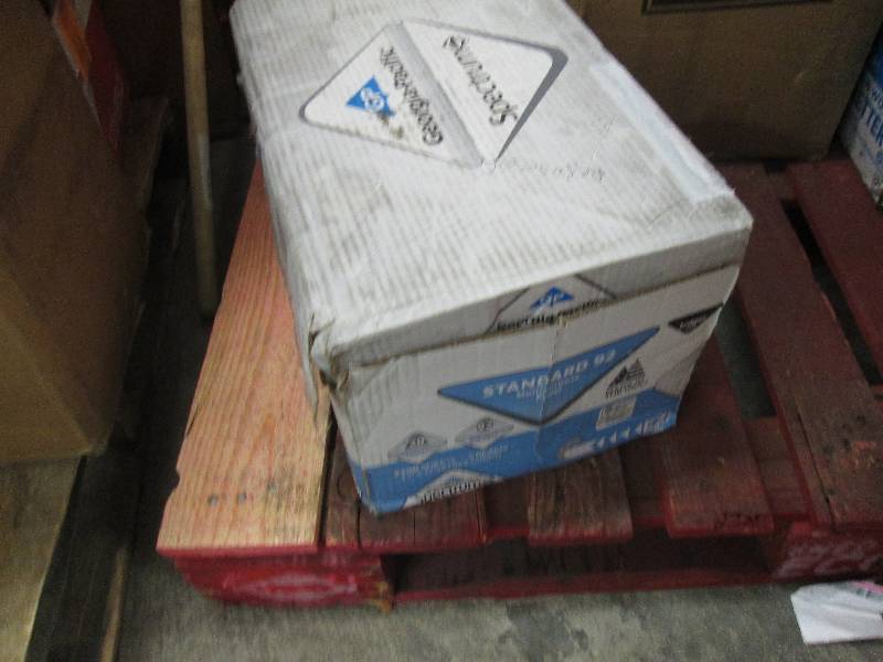 Damaged Case of Georgia Pacific 20 ...