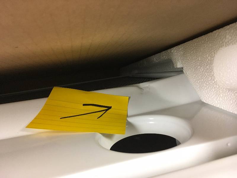 lot 18 image: Rosenthal & Rosenthal AT805 4 Port Visual Charge Station Silver - Open Box