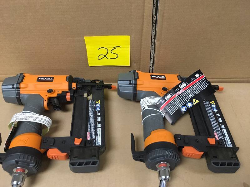 lot 25 image: Ridgid 2-18 in. 18-Gauge Brad Nailer Combo - Open Box