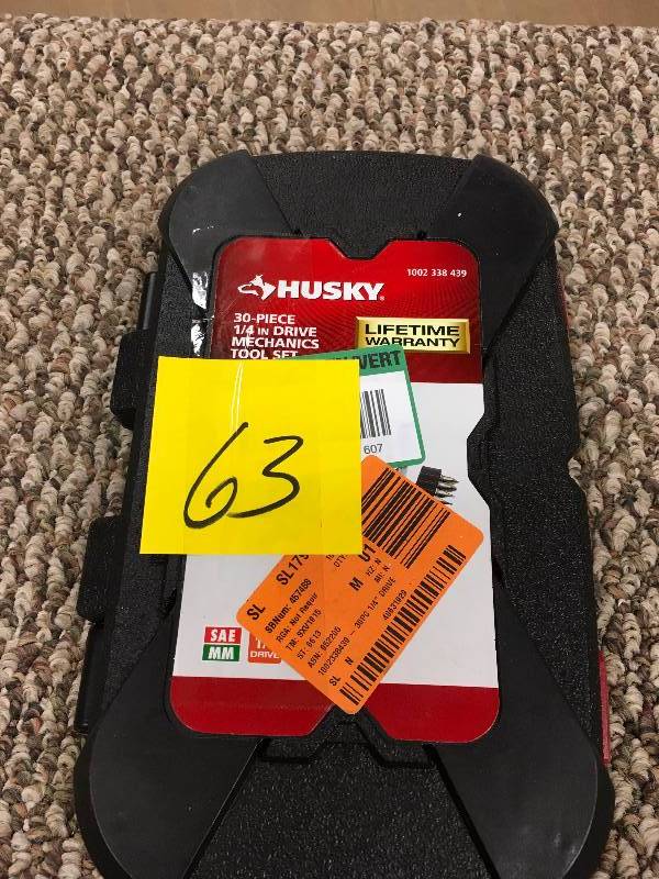 lot 63 image: Husky 30-Piece 14 in. Drive SAE and Metric Mechanics Tool Set - Open Box