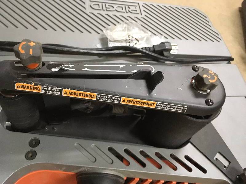 lot 78 image: Ridgid Oscillating EdgeBelt Sander - Open Box