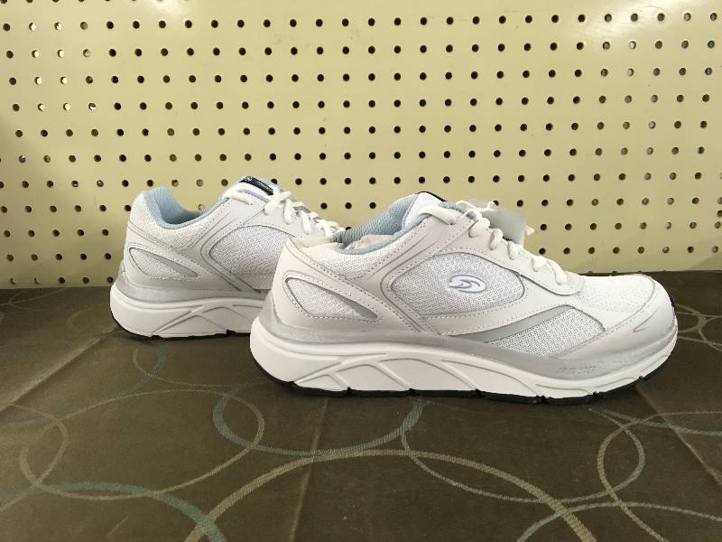 lot 228 image: DR. SCHOLLS LIFESTYLE WOMENS SIZE 7 MSRP $69.99