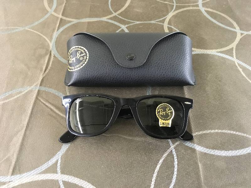 lot 181 image: Ray Ban Original Wayfarer Sunglasses - BLACK, MSRP $194.99