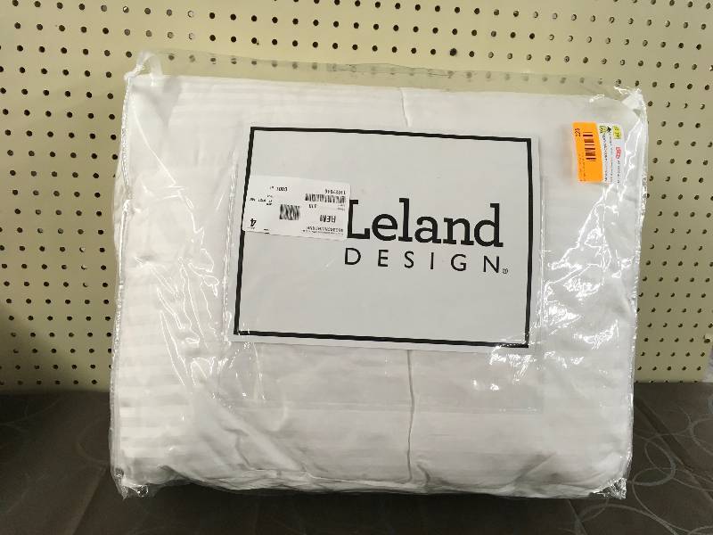 lot 225 image: MCLELAND DOWN BLEND COMORTER KING MSRP $119.99