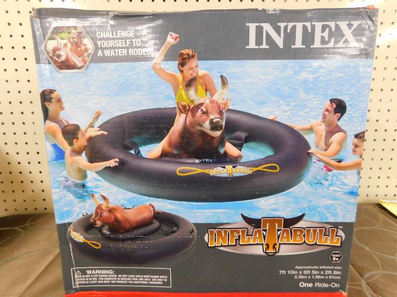 lot 215 image: Inflatabull, MSRP $44.99