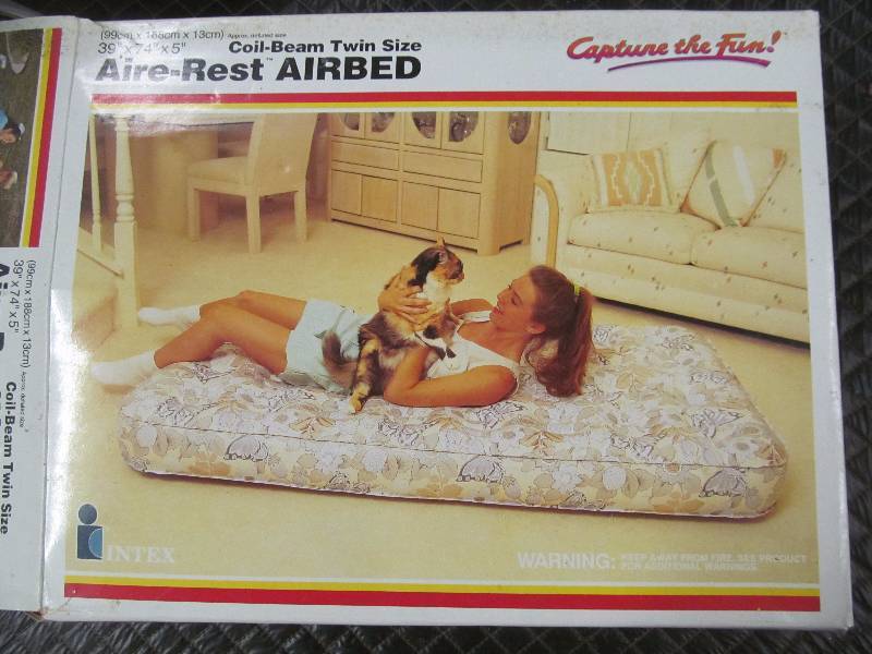 lot 26 image: Intex air bed