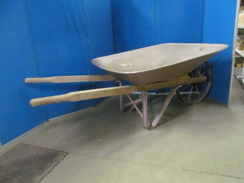 lot 39 image: vintage wheelbarrow